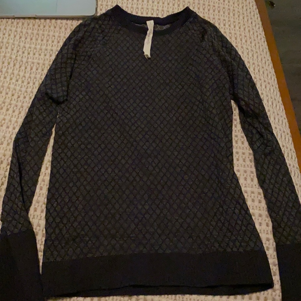 Lululemon restless pullover size 4